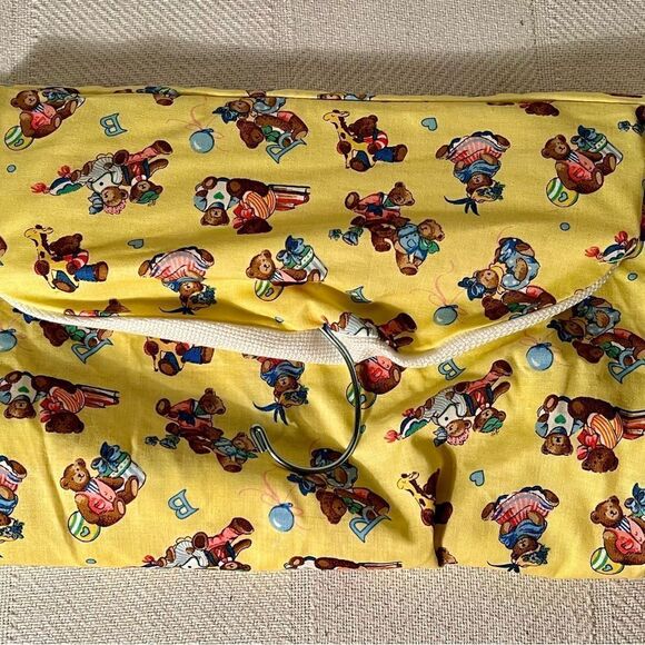 Vintage 60’s/70’s Diaper Stacker Hanger Yellow W Teddy Bear Print & Eyelet Trim. - Picture 5 of 8